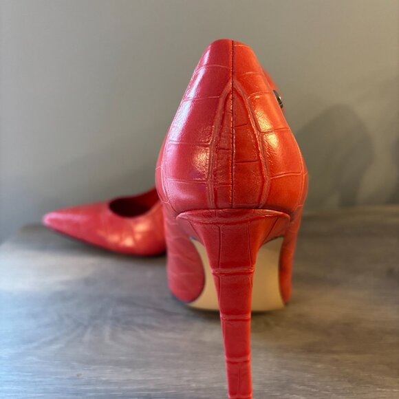 Size 9 Calvin Klein Coral Heels - Picture 2 of 3